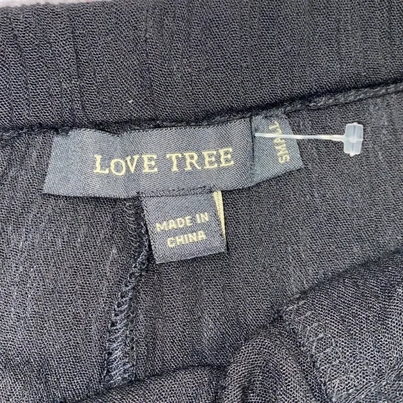 Love Tree black scallop hem shorts size small new without tags - Picture 5 of 8